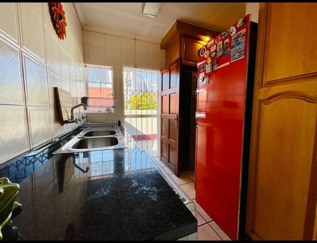 4 BEDROOM FREEHOLD SOLD IN MEYERSDAL